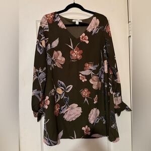 Francesca’s Miami Olive Floral Long Sleeve Dress
